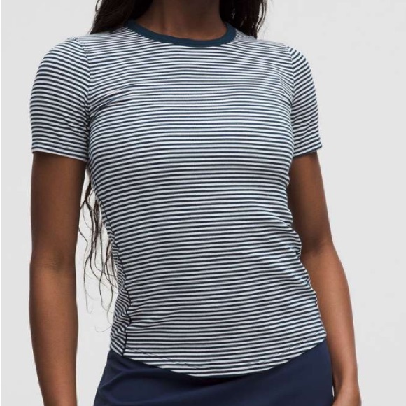 Lululemon Hold Tight Short-Sleeve Shirt Stripe White Club Blue size 12 NWT - Picture 1 of 2